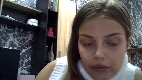 Luna  online show from October 18, 5:25 pm