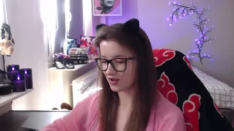 LunaXcherry online show from May 1, 9:03 am