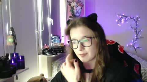 LunaXcherry online show from May 9, 11:04 am