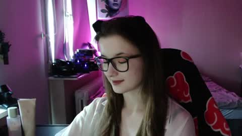 LunaXcherry online show from June 11, 6:17 pm