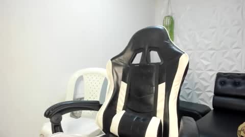 lunay_bigcock420 online show from March 10, 5:01 am