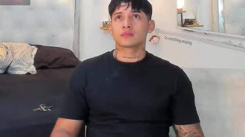 Snapshot of lunay_xtreemboy chatting on October 23, 12:32 am Lunay online show from October 23, 12:32 am