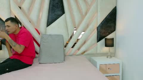 Snapshot of lunaysebastian chatting on July 8, 2:21 pm Luna y Sebastian online show from July 8, 2:21 pm