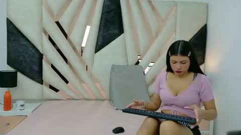 Snapshot of lunaysebastian chatting on July 13, 2:20 pm Luna y Sebastian online show from July 13, 2:20 pm
