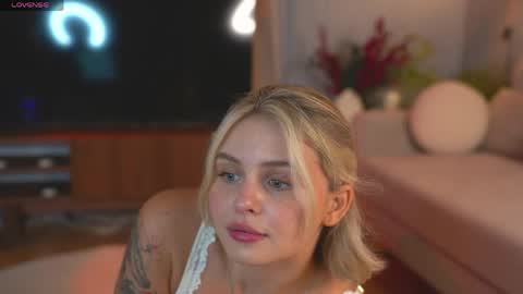 Evi online show from May 2, 8:08 am