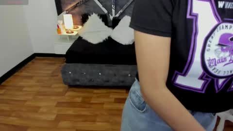 Snapshot of lunitaa18 chatting on February 20, 2:40 am V A L E R I A online show from February 20, 2:40 am