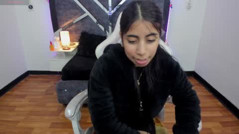 Snapshot of lunitaa18 chatting on February 26, 10:42 pm V A L E R I A online show from February 26, 10:42 pm