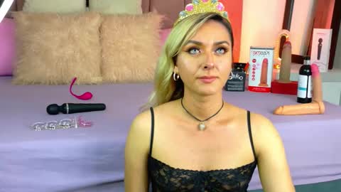 lunitadiva online show from January 18, 4:33 pm