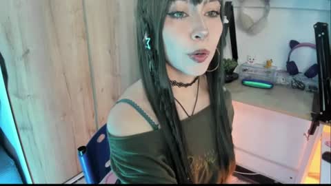 lunivyra online show from June 12, 4:17 pm