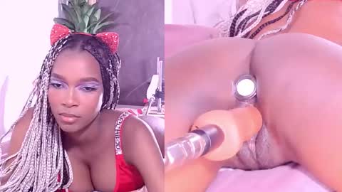 Snapshot of lunna_thomson chatting on October 19, 1:34 pm lunna online show from October 19, 1:34 pm