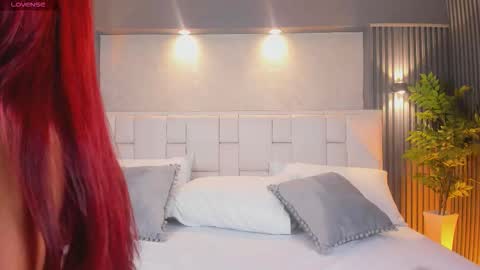 L U N N A online show from March 8, 4:27 am