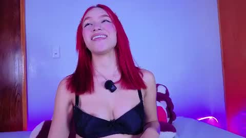 Snapshot of lunnablake chatting on July 24, 9:35 pm L U N N A online show from July 24, 9:35 pm
