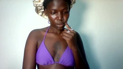 luo_queen online show from April 15, 2:51 am