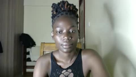 luo_queen online show from May 4, 8:21 am