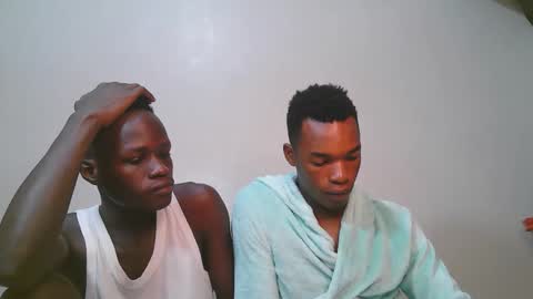 luoislove online show from February 25, 6:12 am