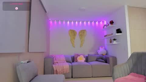 Snapshot of lupe_jones22 chatting on October 14, 1:50 am Lupe - Independent online show from October 14, 1:50 am