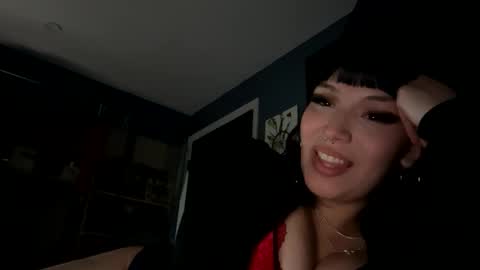 Snapshot of lupitaissick chatting on February 27, 4:20 am Lupita online show from February 27, 4:20 am