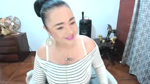 Snapshot of luscious86 chatting on June 13, 6:50 pm PAULINA online show from June 13, 6:50 pm