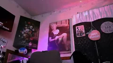 Snapshot of lusciouslibra82 chatting on November 8, 10:15 am .Clarissa. Follow me on Instagram miss buns online show from November 8, 10:15 am