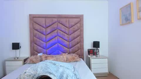 Snapshot of lushian_luna chatting on November 4, 1:32 pm Lushian And Luna online show from November 4, 1:32 pm