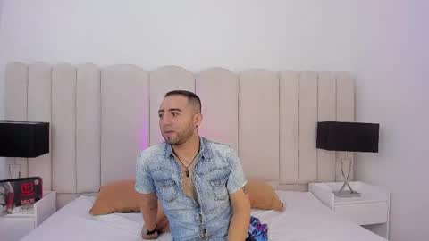 Snapshot of lushian_luna chatting on May 5, 4:04 pm Lushian And Luna online show from May 5, 4:04 pm