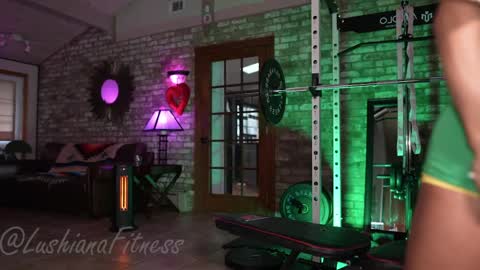 Snapshot of lushianafitness chatting on March 23, 1:26 pm SHOWS ALL MONDAY WEDNESDAYFRIDAYSATURDAY IN THE MORNING online show from March 23, 1:26 pm