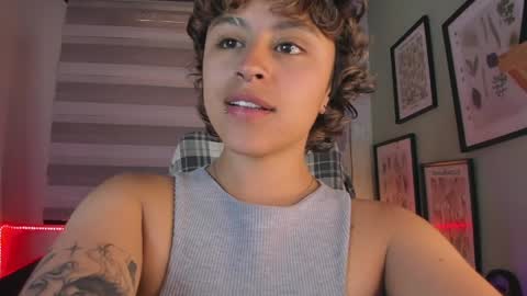 Snapshot of lusiana__ chatting on May 14, 12:12 pm Luci online show from May 14, 12:12 pm