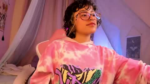Snapshot of lusiana__ chatting on June 17, 1:08 am Luci online show from June 17, 1:08 am