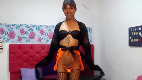 lussiana online show from May 24, 3:28 pm