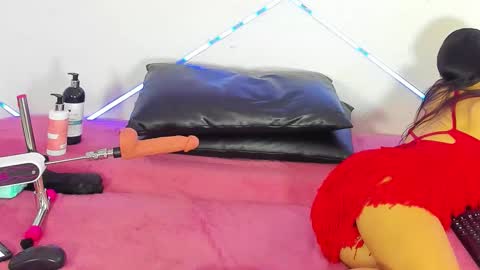 Snapshot of lussiewillow chatting on October 26, 3:34 am Lussie online show from October 26, 3:34 am