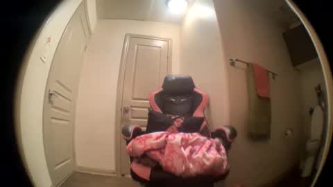 Snapshot of lustforlola chatting on January 3, 8:21 am LOLA online show from January 3, 8:21 am