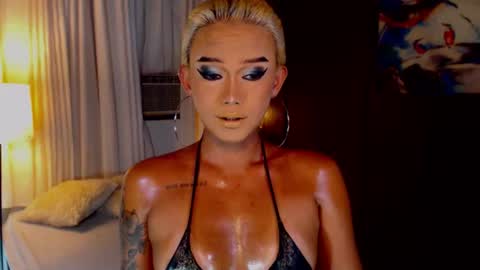 AdriannaFowks online show from June 14, 3:19 am