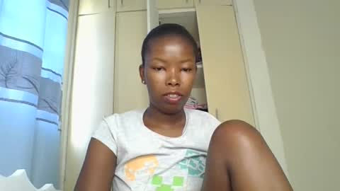 Snapshot of lustrousnerd chatting on October 2, 3:46 am Noreh online show from October 2, 3:46 am