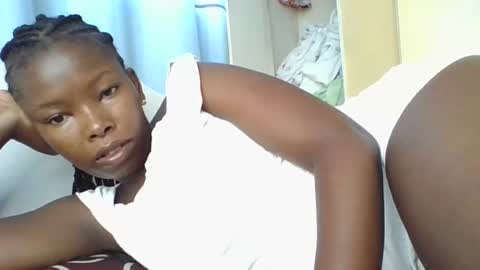 Snapshot of lustrousnerd chatting on November 8, 4:12 am Noreh online show from November 8, 4:12 am