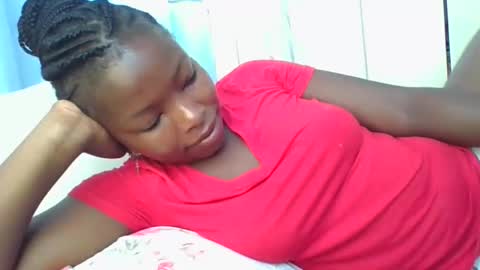 Snapshot of lustrousnerd chatting on November 13, 5:06 am Noreh online show from November 13, 5:06 am