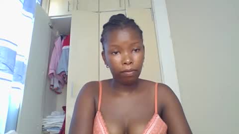 Snapshot of lustrousnerd chatting on November 19, 7:41 am Noreh online show from November 19, 7:41 am