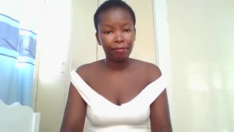 Snapshot of lustrousnerd chatting on December 15, 4:17 am Noreh online show from December 15, 4:17 am