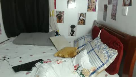 Snapshot of lusty_lana chatting on February 19, 10:44 am lusty_lana online show from February 19, 10:44 am