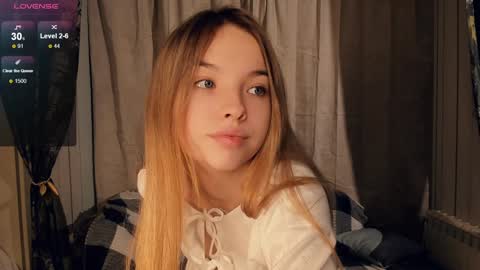 Snapshot of lusty_miss_di chatting on December 21, 7:06 pm Isabel online show from December 21, 7:06 pm