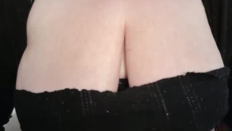 lustytits85 online show from March 18, 1:14 pm