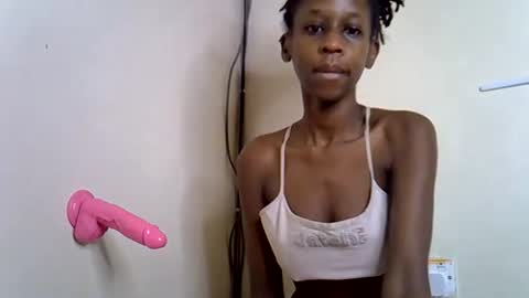 lutino_lovebirds online show from June 29, 10:48 am