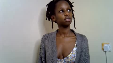 lutino_lovebirds online show from July 2, 3:34 am