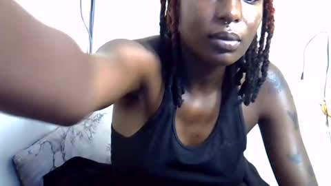 lutino_lovebirds online show from July 13, 10:18 am