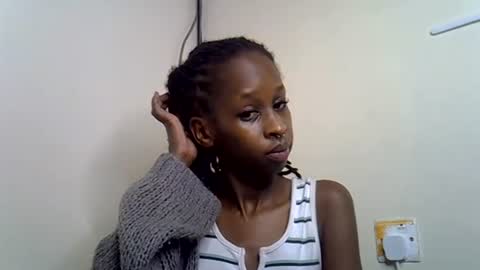 lutino_lovebirds online show from July 14, 11:43 pm
