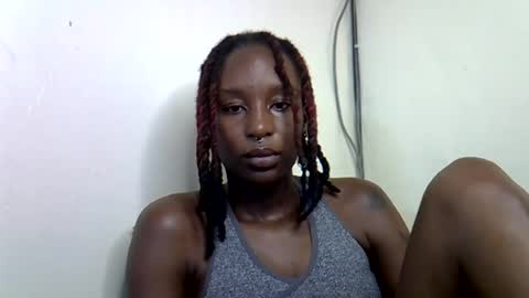 lutino_lovebirds online show from July 16, 6:41 am