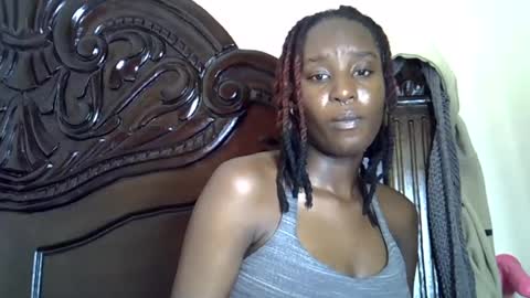 lutino_lovebirds online show from July 22, 8:33 pm