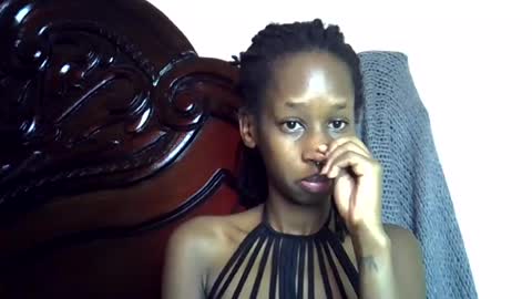 lutino_lovebirds online show from July 28, 7:15 am