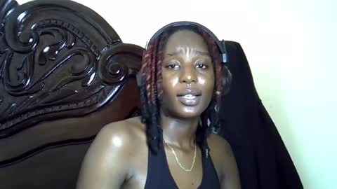 lutino_lovebirds online show from July 28, 7:39 pm