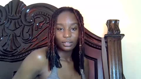 lutino_lovebirds online show from July 31, 11:20 am