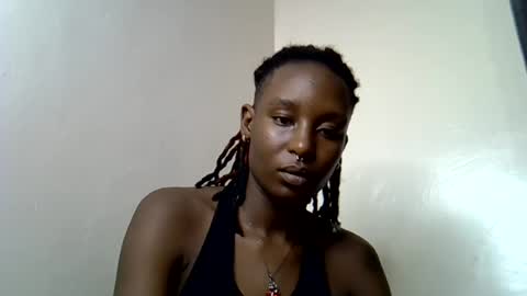 lutino_lovebirds online show from August 5, 4:32 pm